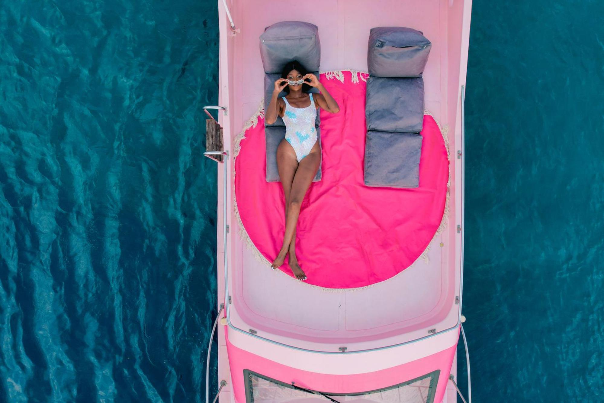Отель Pinkcoco Gili Trawangan - Constant Surprises - For Cool Adults Only Экстерьер фото