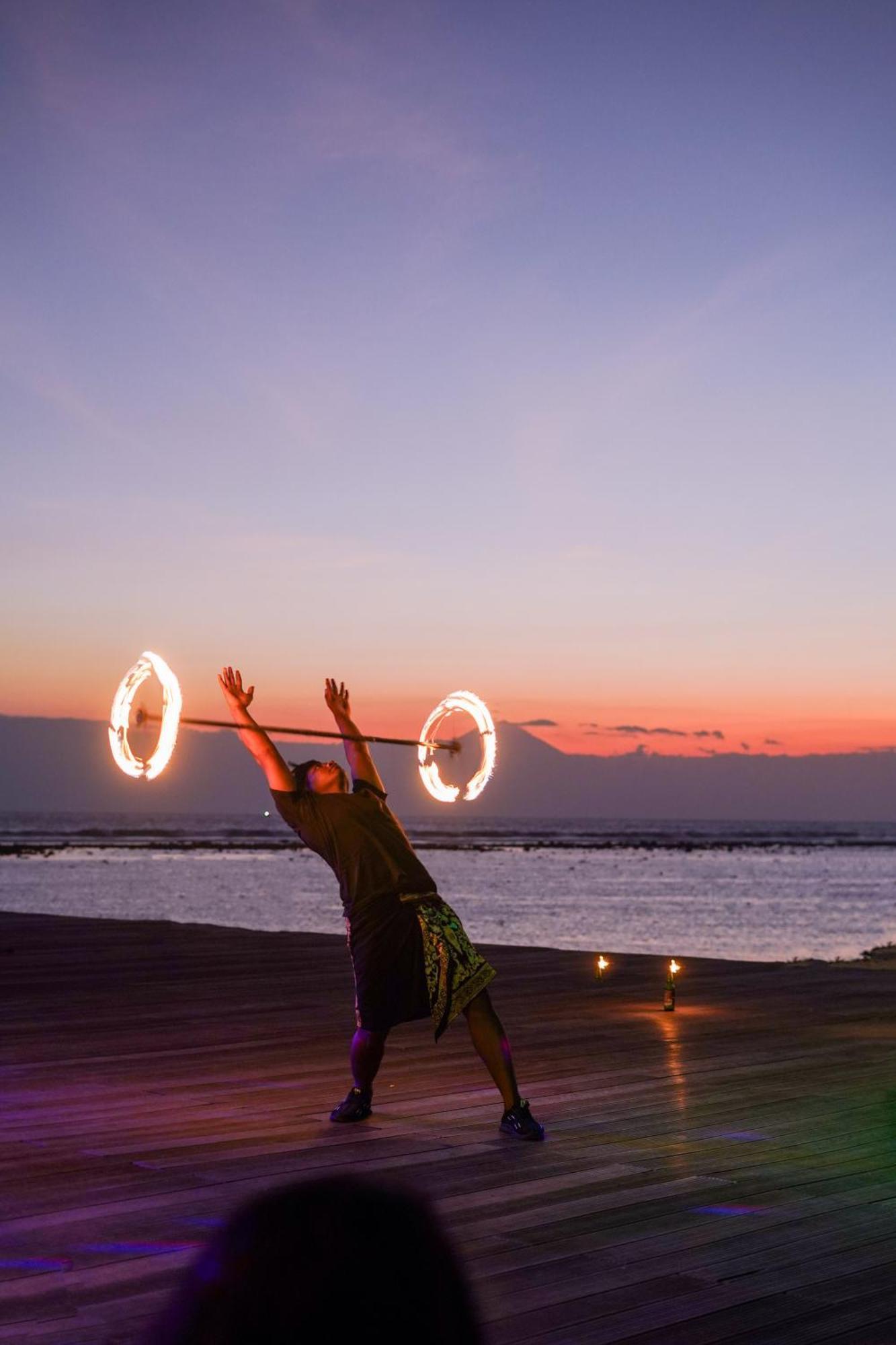 Отель Pinkcoco Gili Trawangan - Constant Surprises - For Cool Adults Only Экстерьер фото