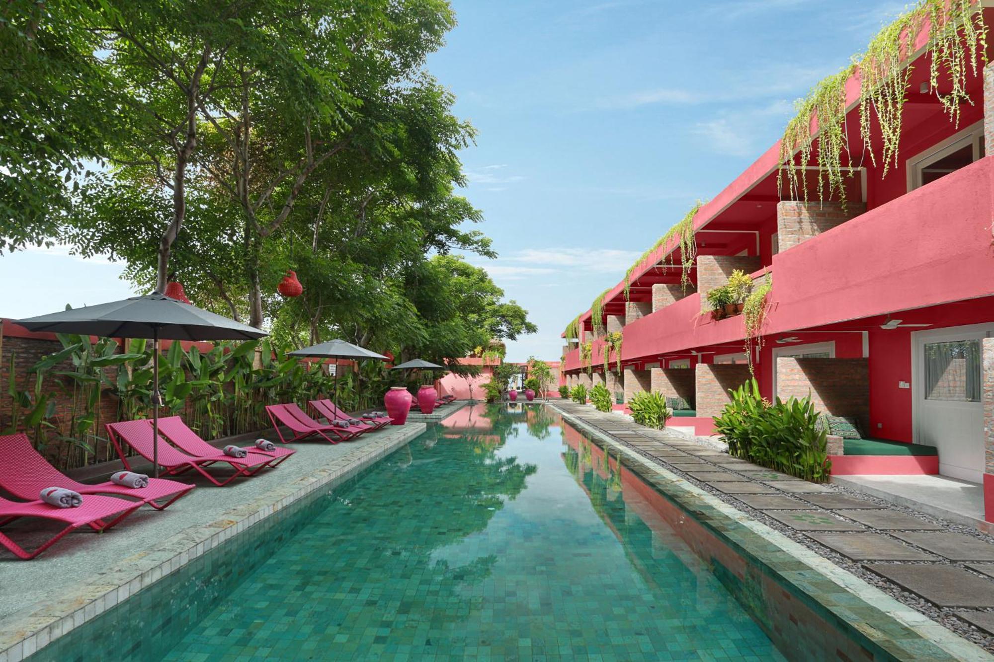 Отель Pinkcoco Gili Trawangan - Constant Surprises - For Cool Adults Only Экстерьер фото