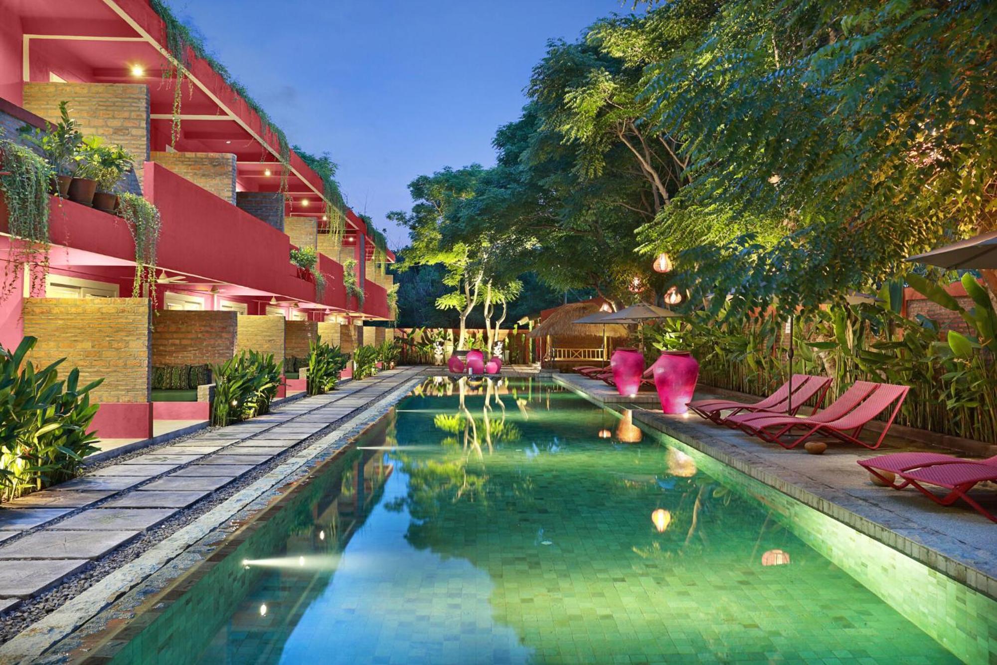 Отель Pinkcoco Gili Trawangan - Constant Surprises - For Cool Adults Only Экстерьер фото